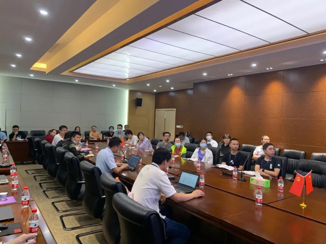 主讲人向老师们讲述了东辰制药人坚持的